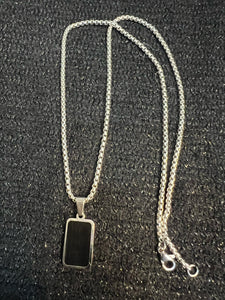 Silver pendant necklace