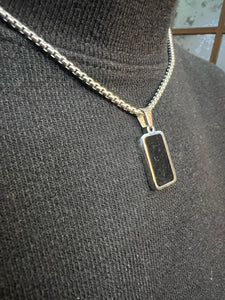 Silver pendant necklace