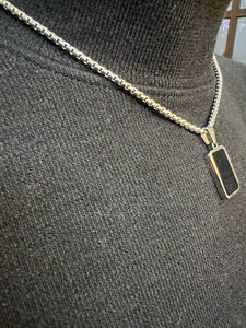 Silver pendant necklace
