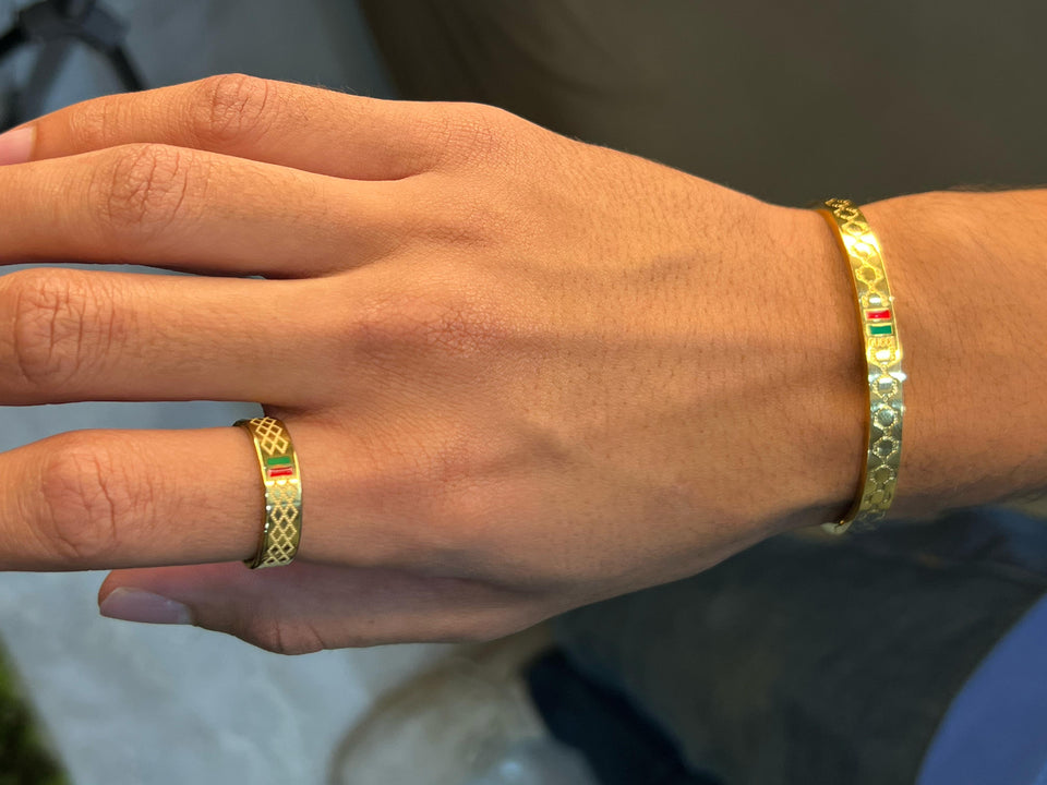 Gucci ! Golden with red and green stripes. (Ring, Bracelet & Pendent)